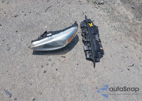 2017 Ford Focus Titanium из США, поврежденный, VIN 1FADP3J28HL257244